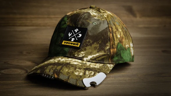 Кашкет Трофей з діодним ліхтариком та відкривачкою Кашкет Трофей з діодним ліхтариком та відкривачкою